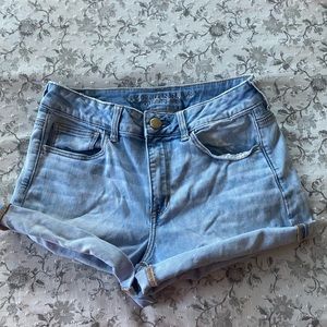 Light wash high waisted AE shorts